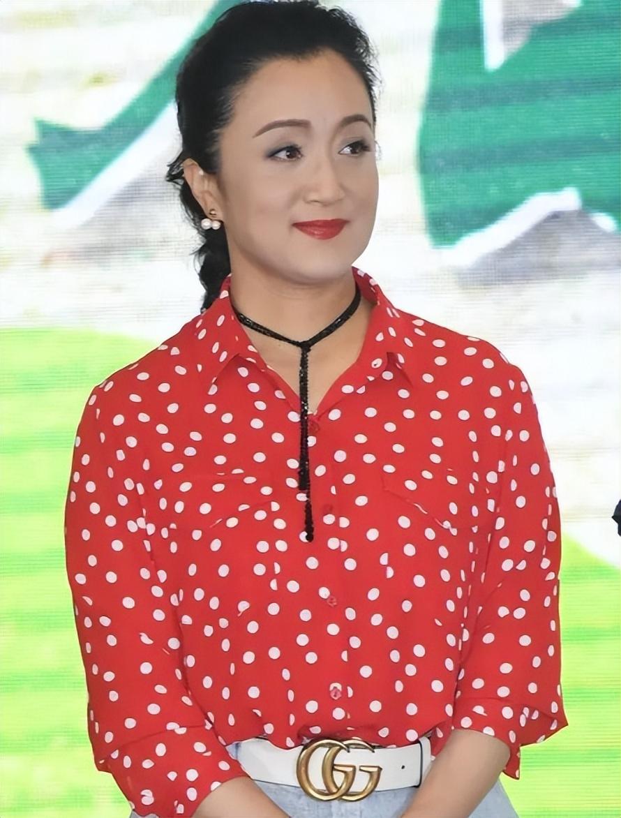 回顾杨昆出演作品无数晚年却因丈夫连累背上巨额债务