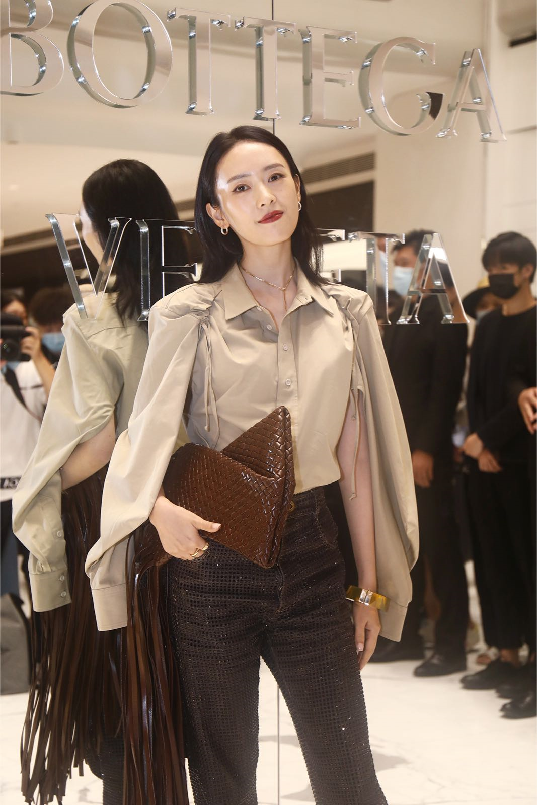 有时候坐在公交车上背单词,到站了都忘记下车.