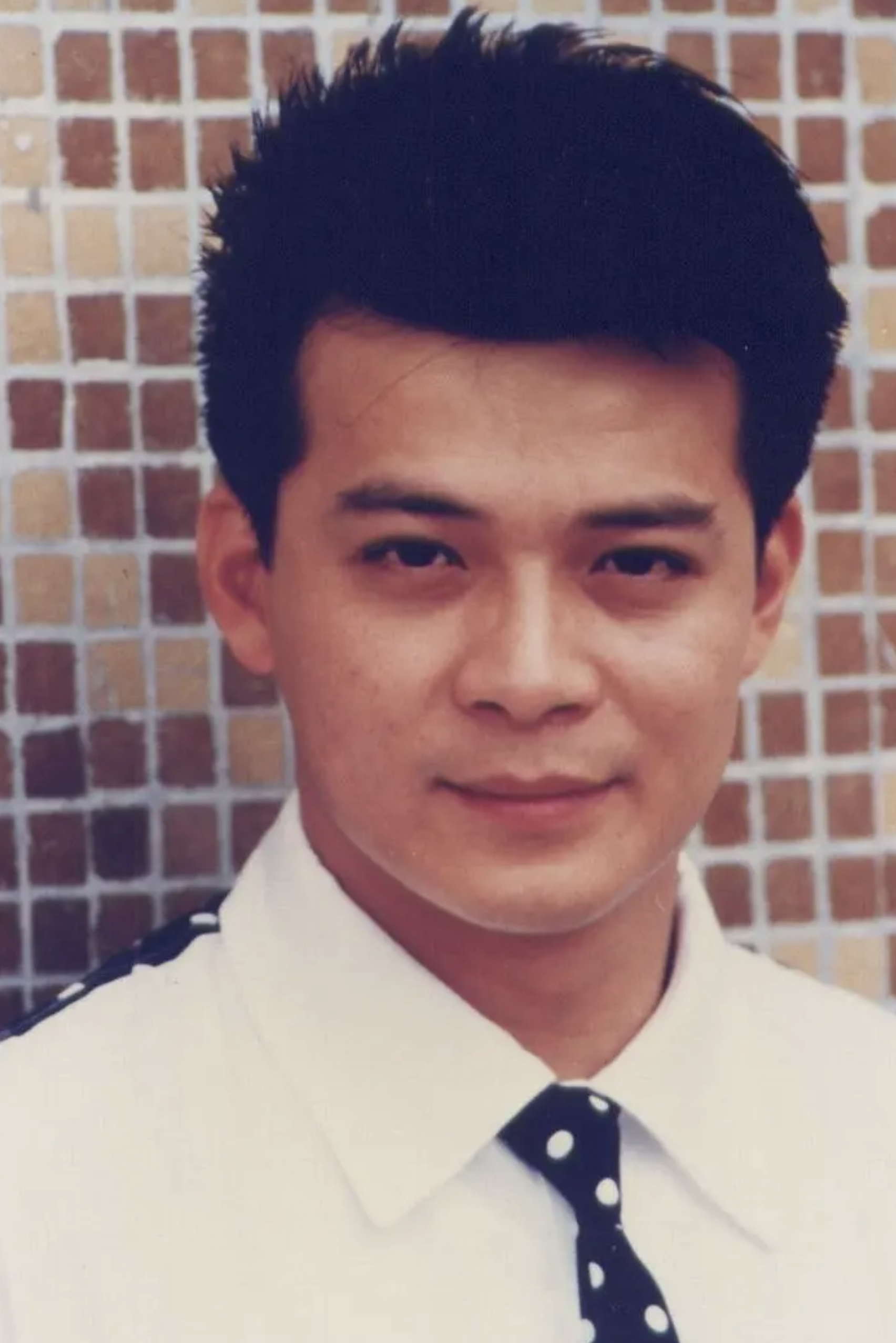 回顾痴情的黄日华妻子59岁去世两人相爱40年发誓不会再娶