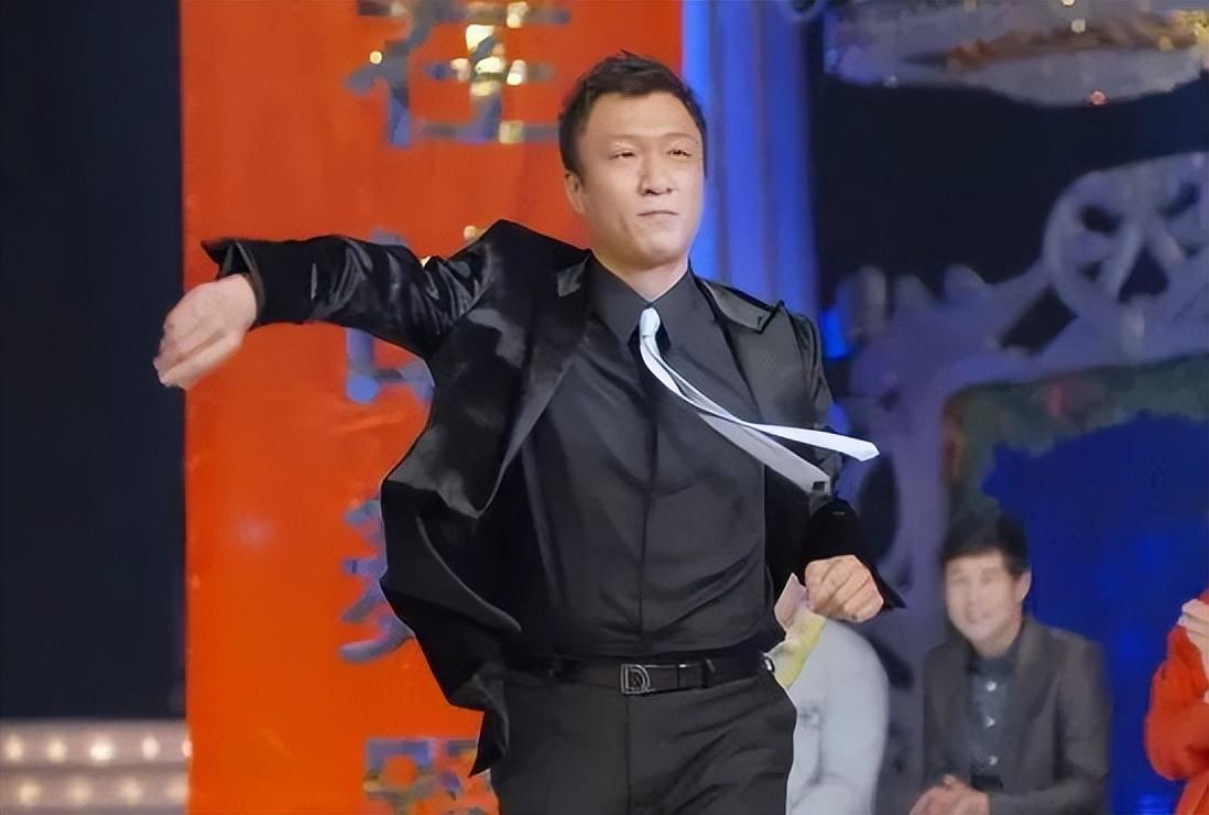 1988年,18岁的孙红雷参加全国第二届霹雳舞大赛,直接获得了二等奖.