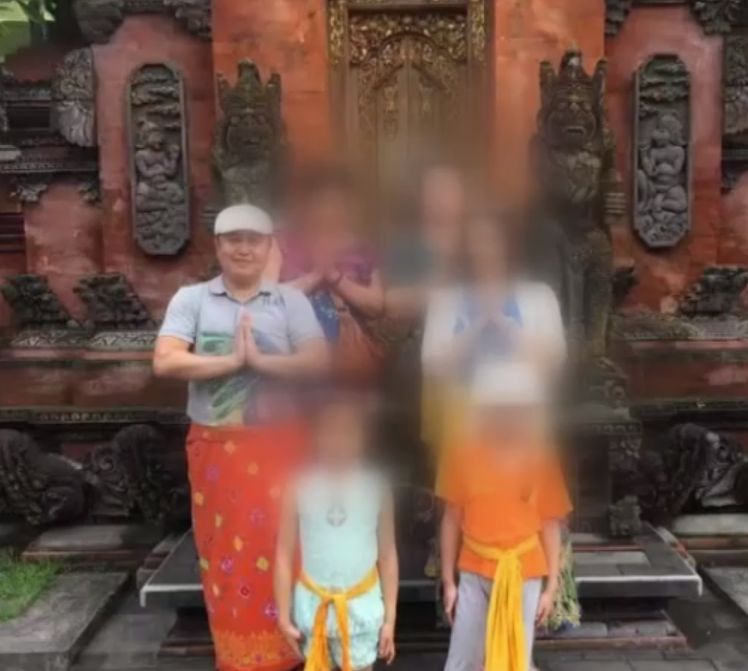 为了寻找真相,警方决定对周进进行审问.