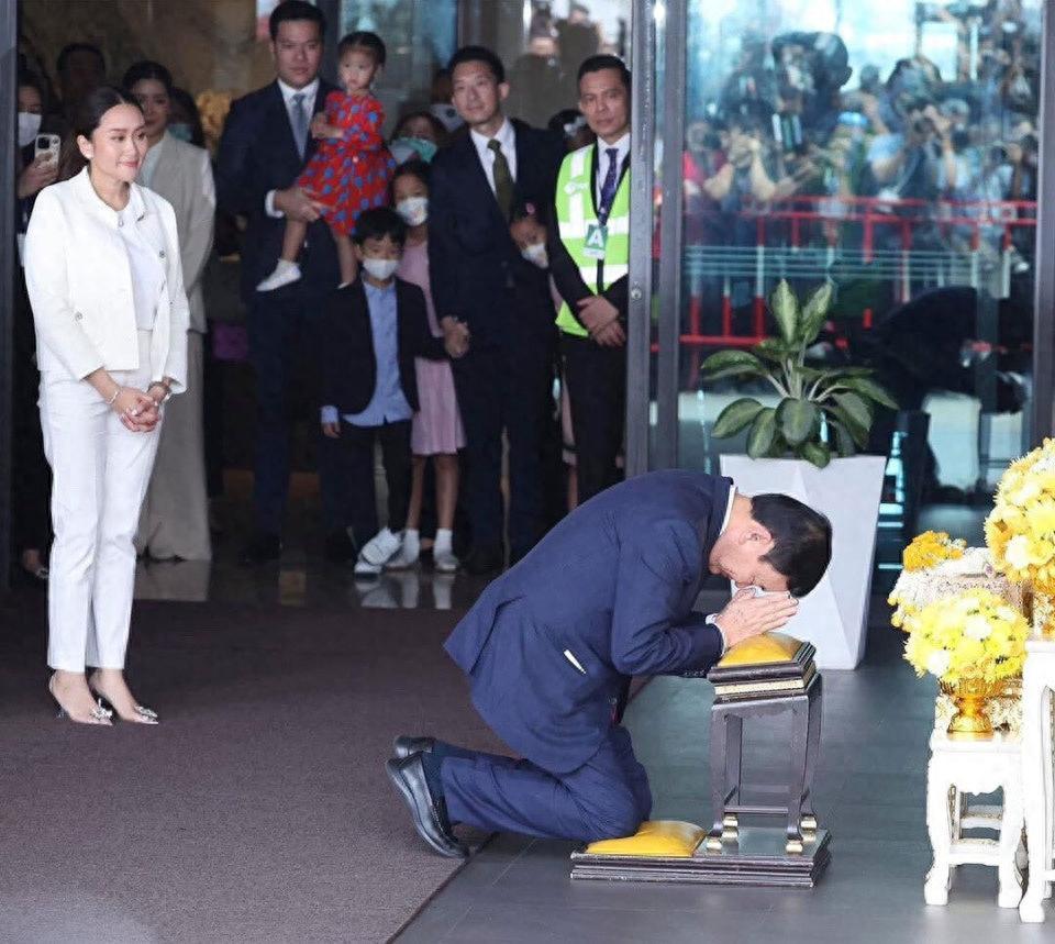 17省红衫军响应牛大了他信回乡祭祖效忠王室不给巴育机会