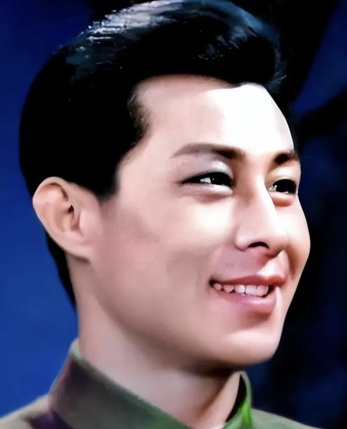 回顾演员王心刚对病妻不离不弃儿女身价过亿91岁活成普通老人