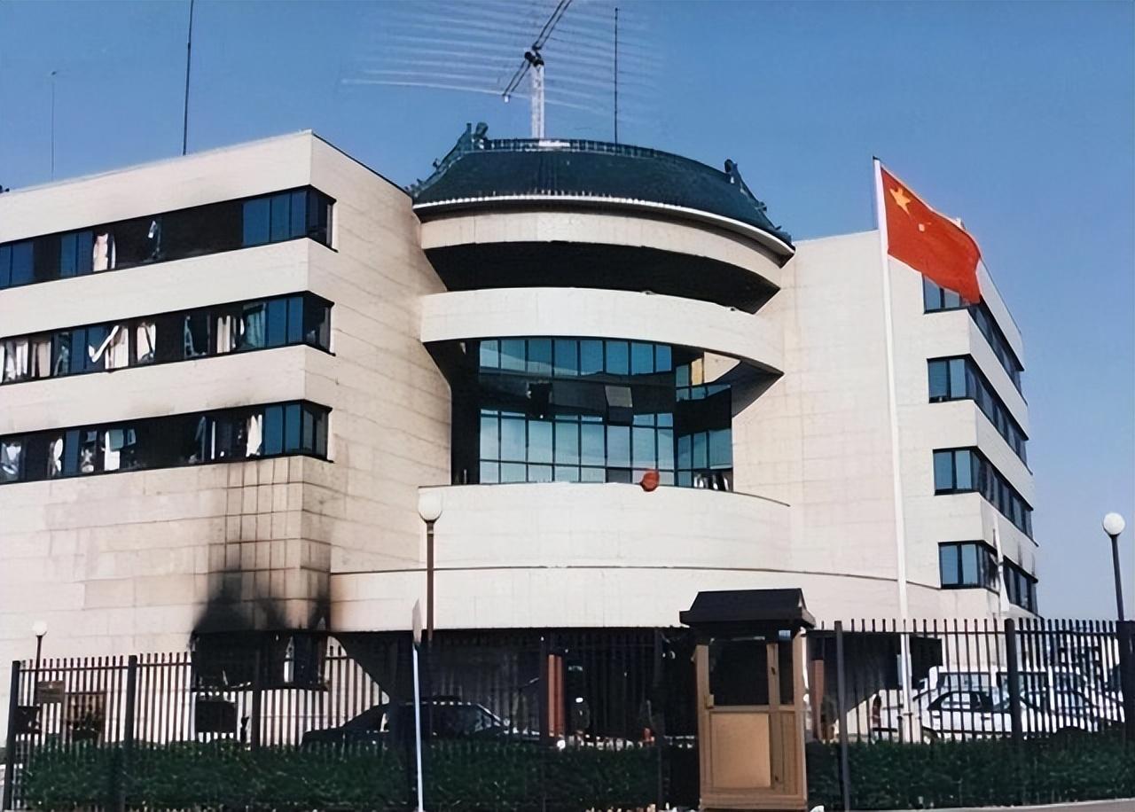 1999年许杏虎朱颖夫妇在北约轰炸中牺牲后来家乡改名杏虎村