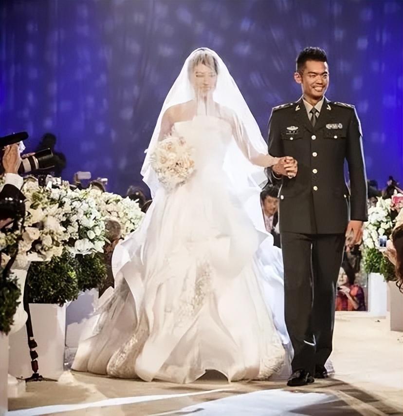 回顾林丹因忘拉窗帘而身败名裂跌落的口碑到底是回不去了