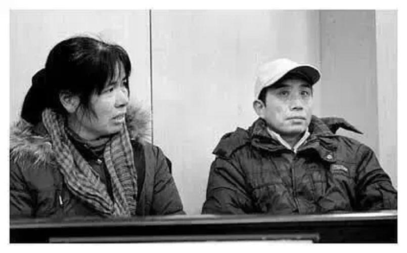 此时的肖志军,依旧我行我素不愿意承认自己的错误,还说谎称小时候有人