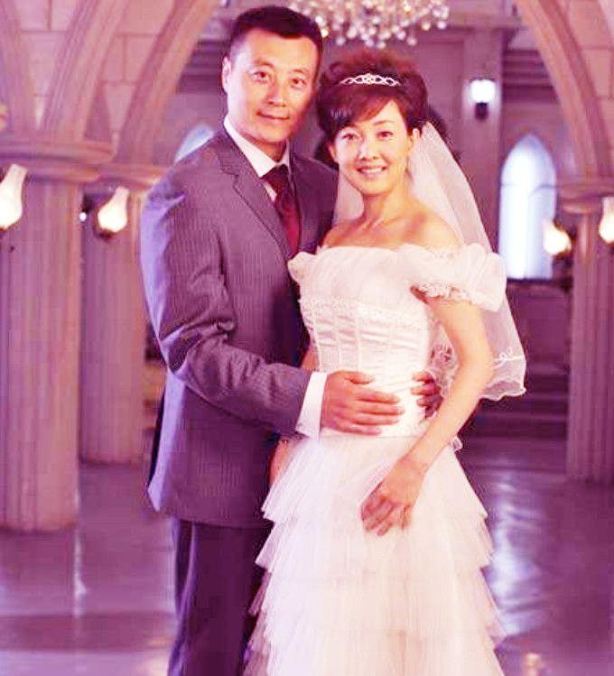 回顾牛莉拿完全国冠军当演员24岁嫁普通人今被丈夫宠成宝