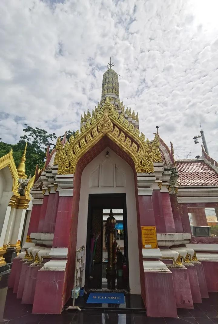 17省红衫军响应牛大了他信回乡祭祖效忠王室不给巴育机会