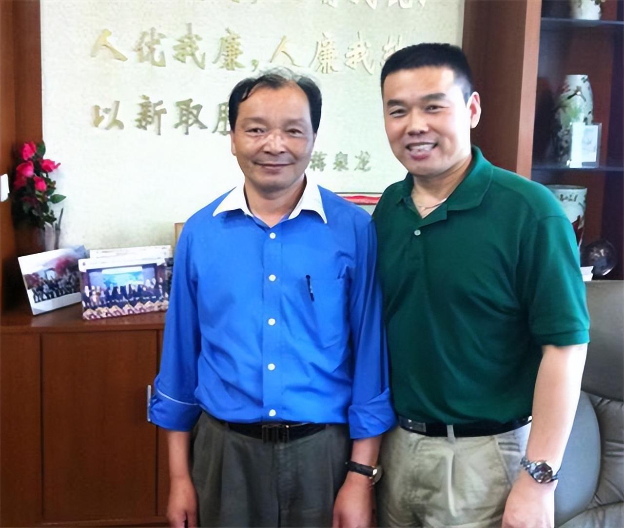 回顾一顿饭吃掉90万人民币蒋泉龙父子联手败光百亿家产