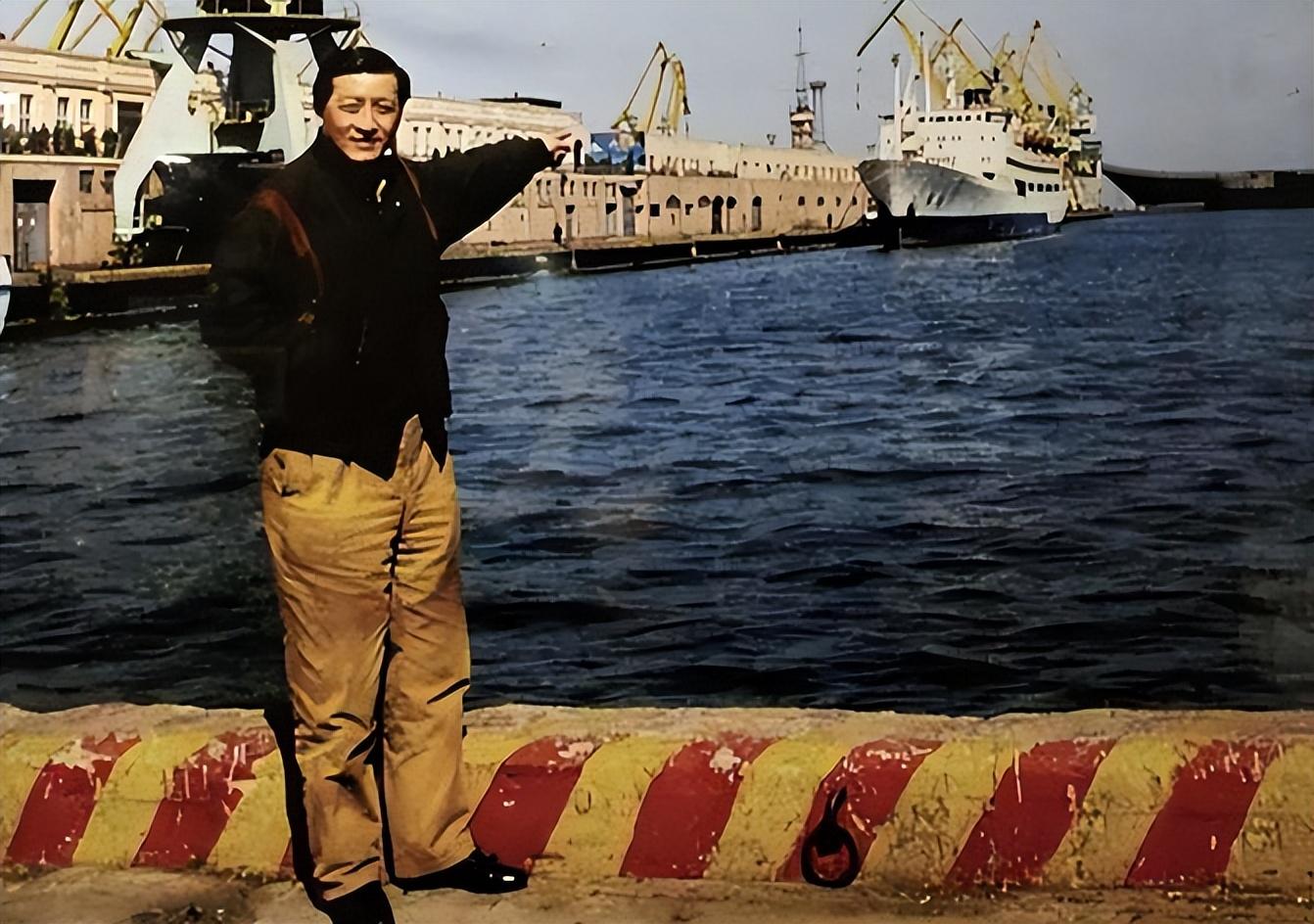 调查组对邵淳的个人和职业背景进行了详细的调查,包括他的金融活动