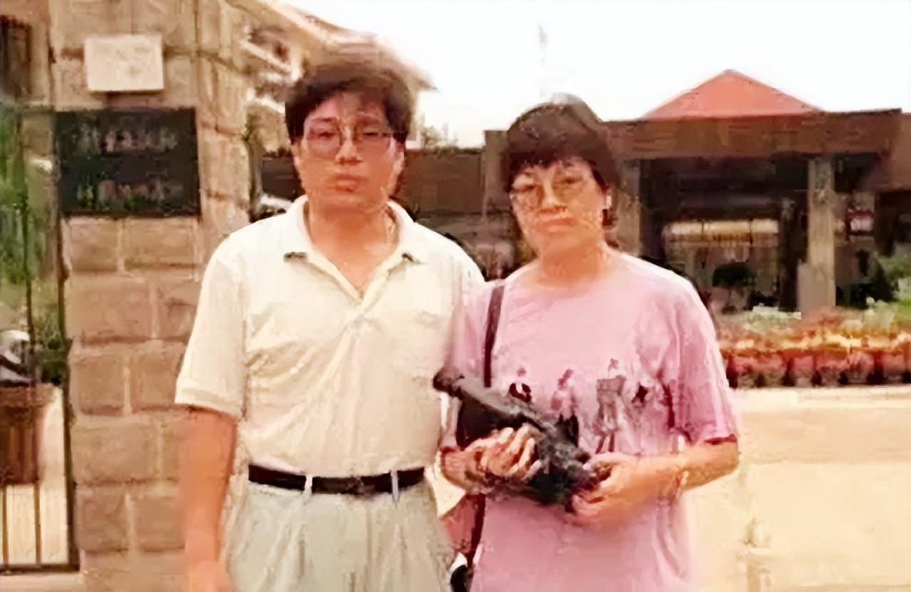 1999年许杏虎朱颖夫妇在北约轰炸中牺牲后来家乡改名杏虎村