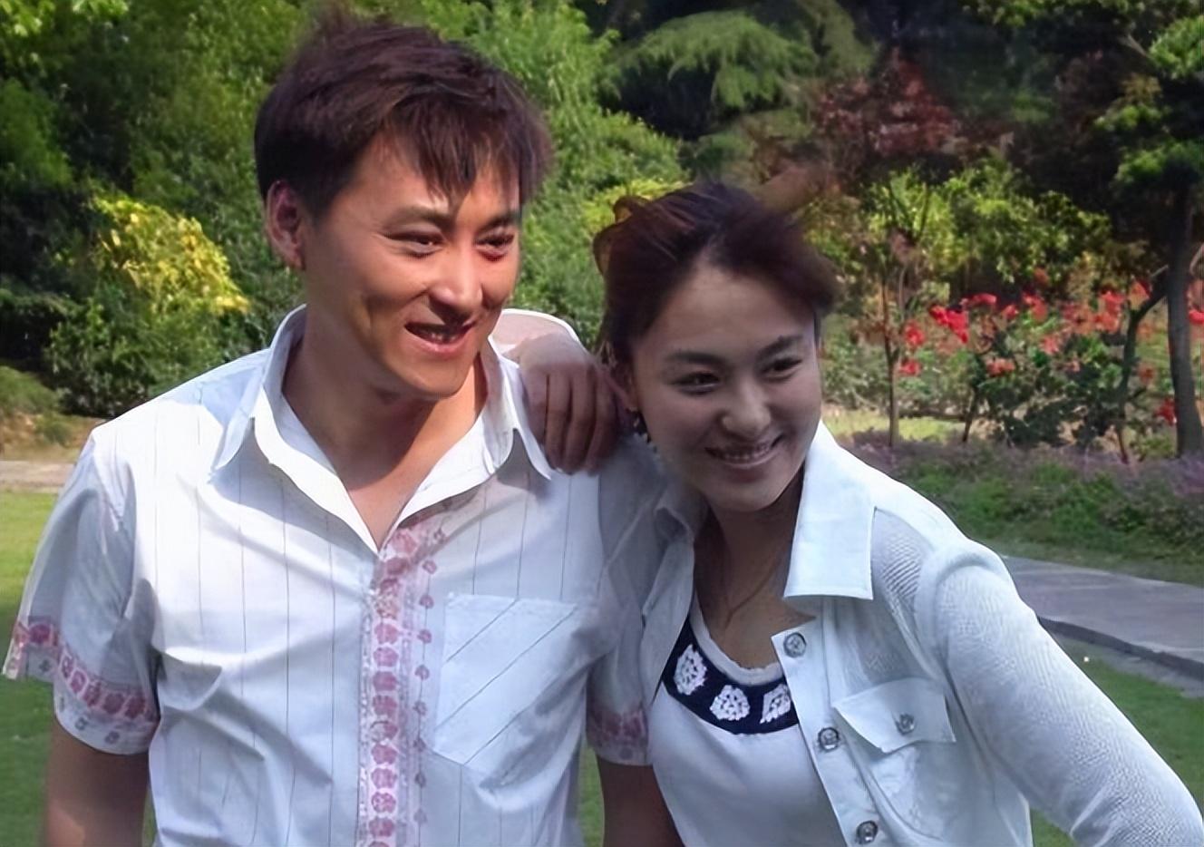 回顾工作狂刘小峰40岁娶小16岁妻子今一家四口幸福美满