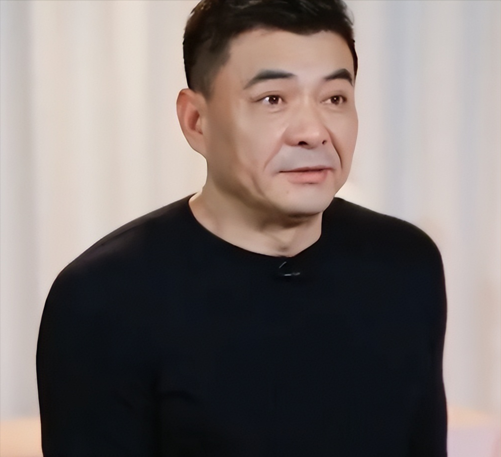 回顾王新军大火后抛弃妻子儿女娶秦海璐后成好男人现终于糊了