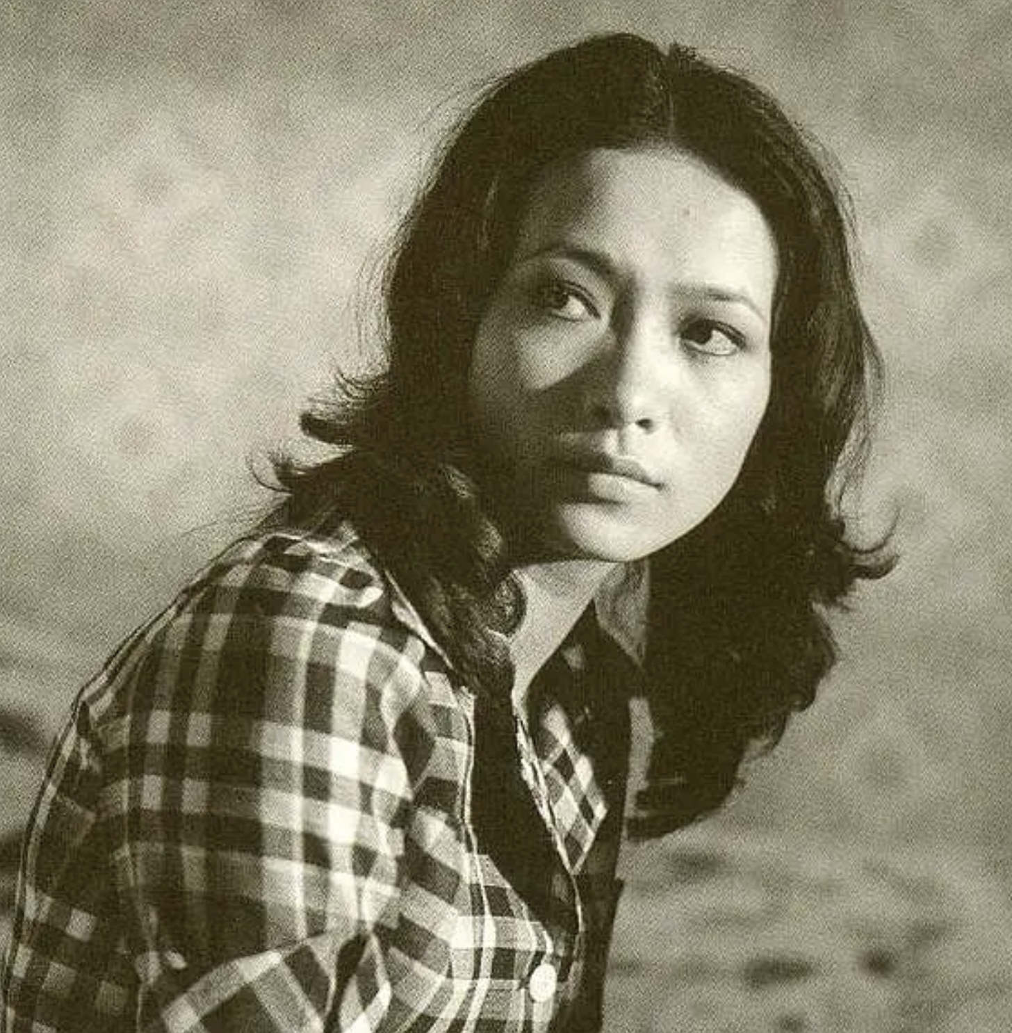 回顾侠女徐枫替前夫还债再婚嫁给债主丈夫去世她活成了传奇