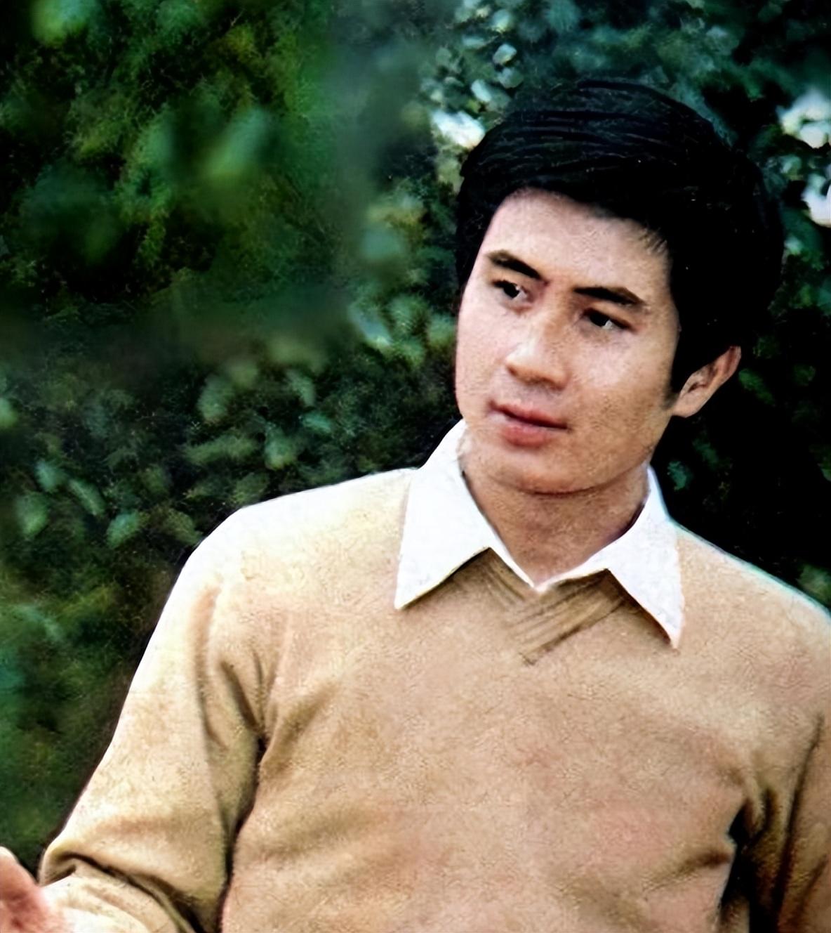 回顾郭凯敏抛弃为其生子的发妻张芝华转身娶了小四岁娇妻