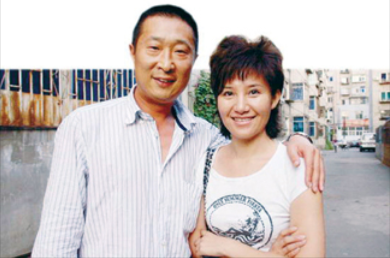 回顾演员周冬齐流产后39岁生子不后悔嫁给林永健今苦尽甘来