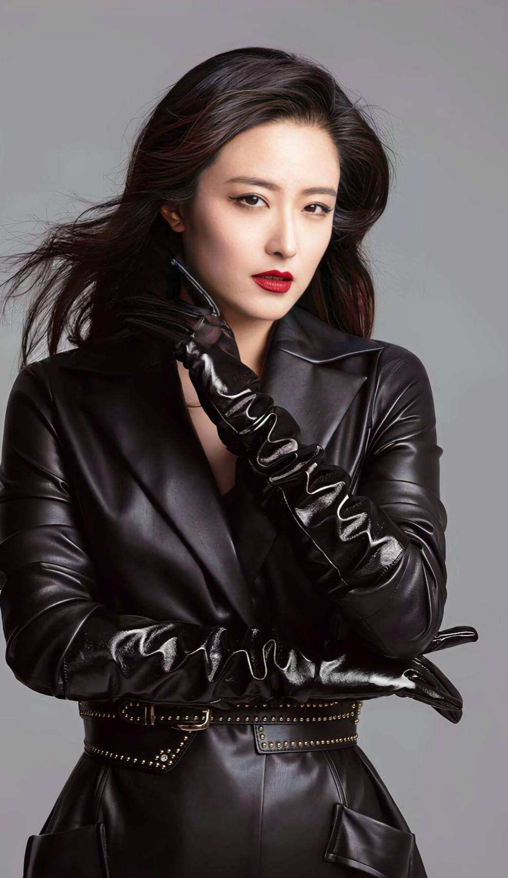 回顾徐百慧女知青专业户出道18年0绯闻38岁未婚未育很幸福