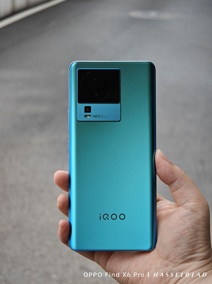 千元机皇降临!这款手机让红米都坐不住了,性价比超高!