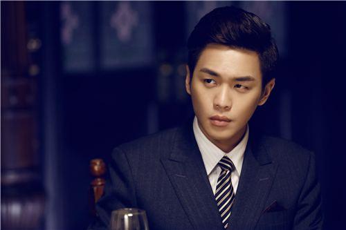 回顾张若昀缺失的亲情童年很苦涩自己的伤痛被唐艺昕治愈