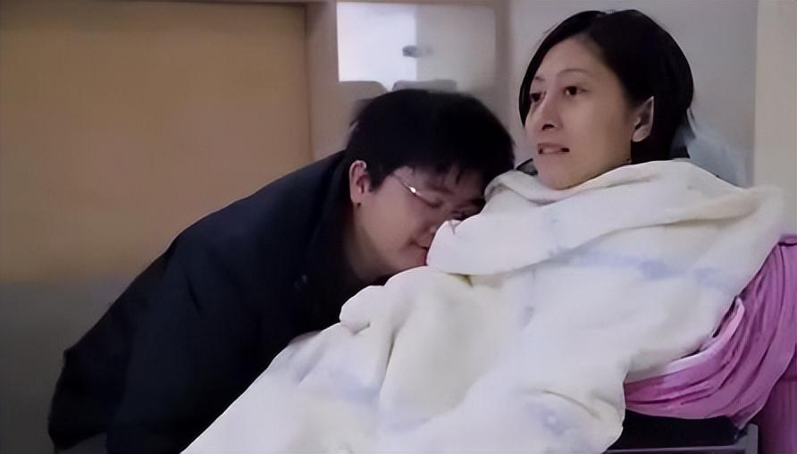2014年10月,怀胎五个月的张丽君在去往医院做例行检查的时候,出乎意料