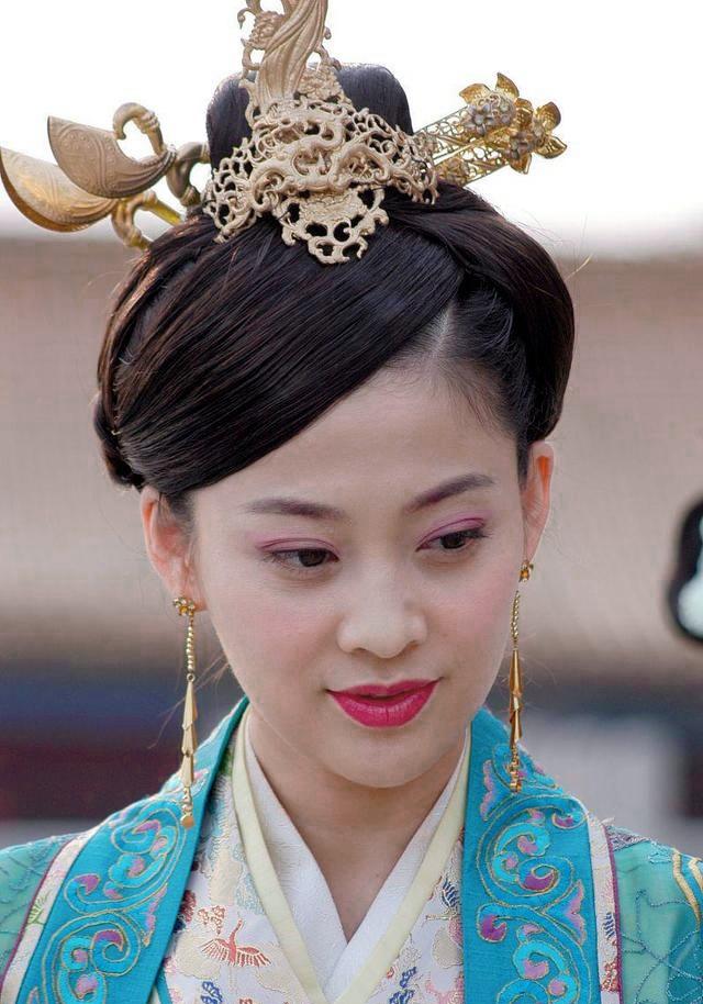 万历帝生母李太后,从宫女到皇太后,不当女强人,格局也要大