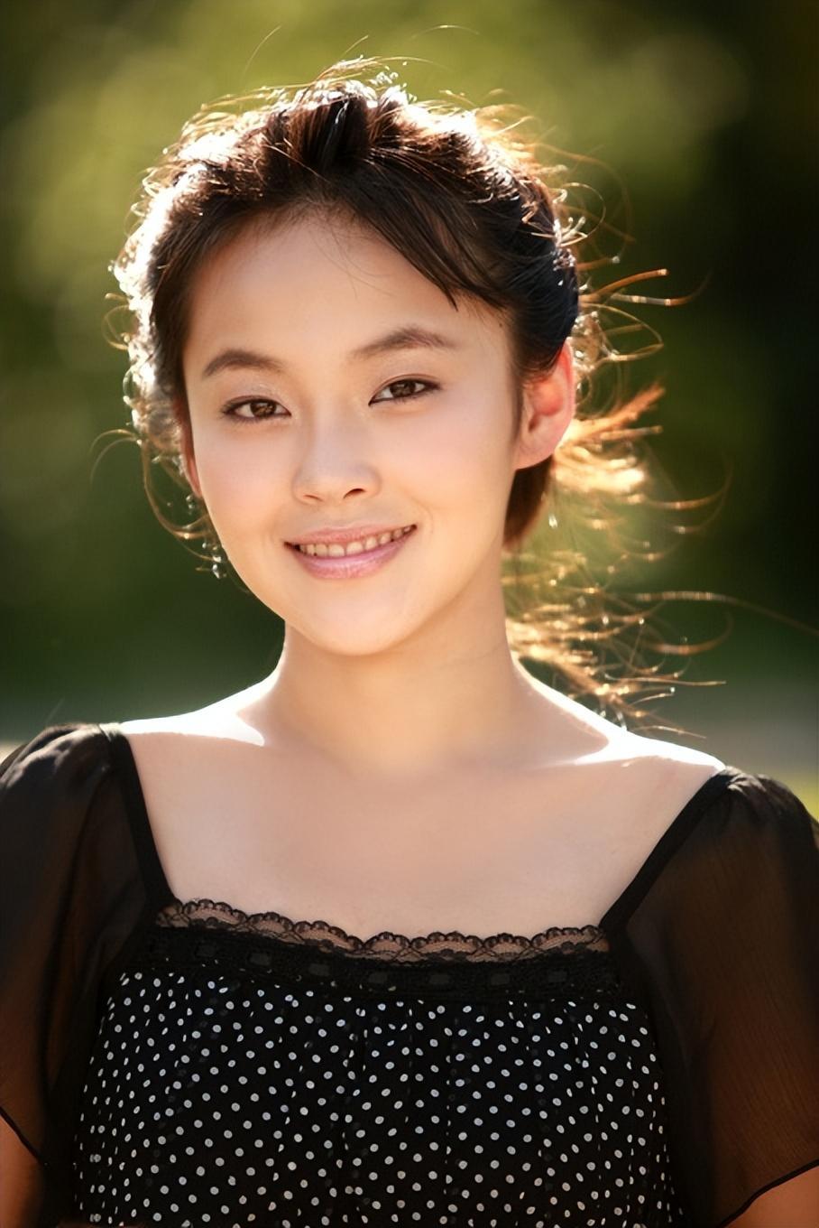 1989年,张佳宁出生于吉林,她家的条件要比普通家庭好上很多.