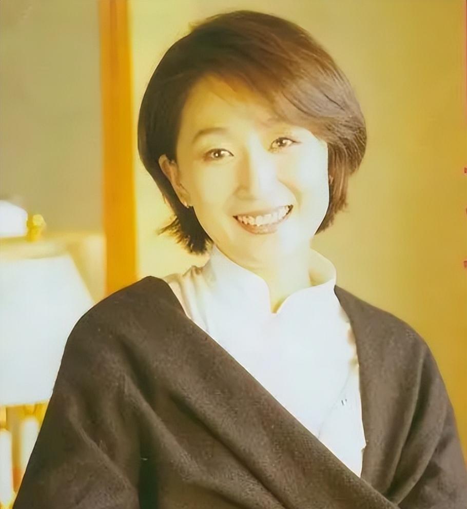 回顾陈瑾:20年不吃米饭,与哥哥相约不结婚不生育,如今过得怎样