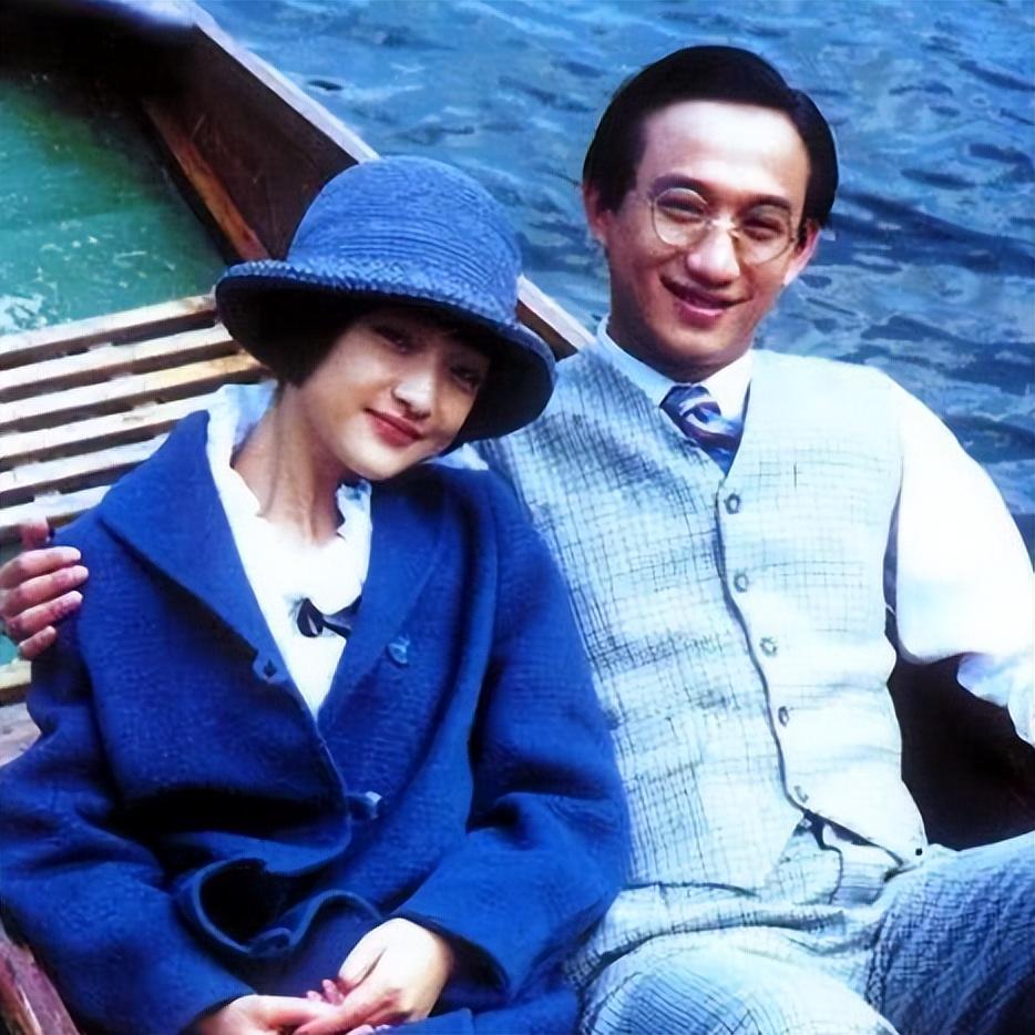 回顾黄磊拿下18岁的孙莉和刘若英超过爱情伊能静敲他的门