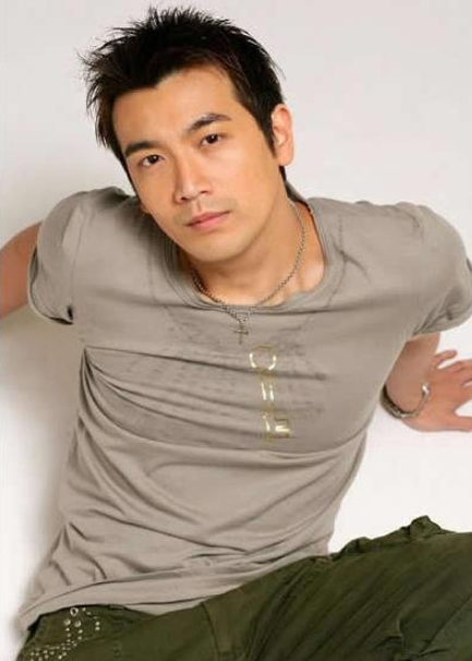 回顾张智尧入行25年无绯闻45岁仍单身是比花满楼还干净的男人