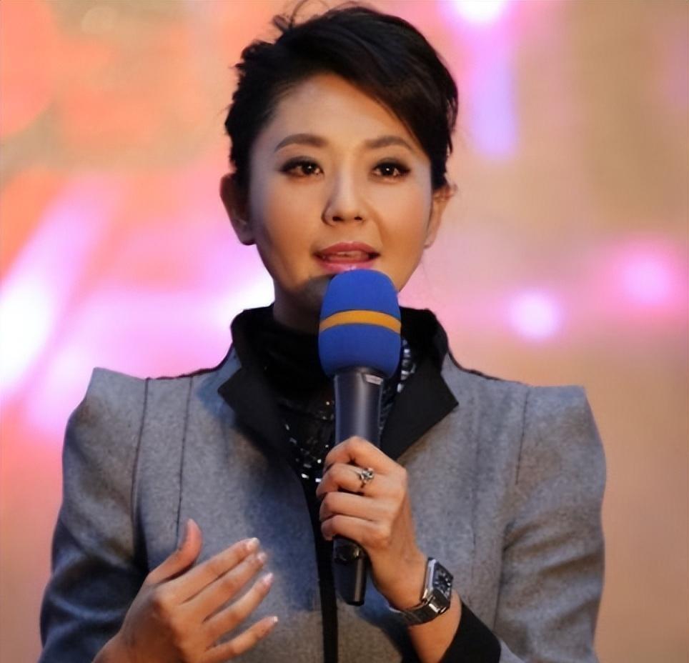 方琼和丈夫杨杨之间有8岁的年龄差,但这并没有影响两人之间的感情.