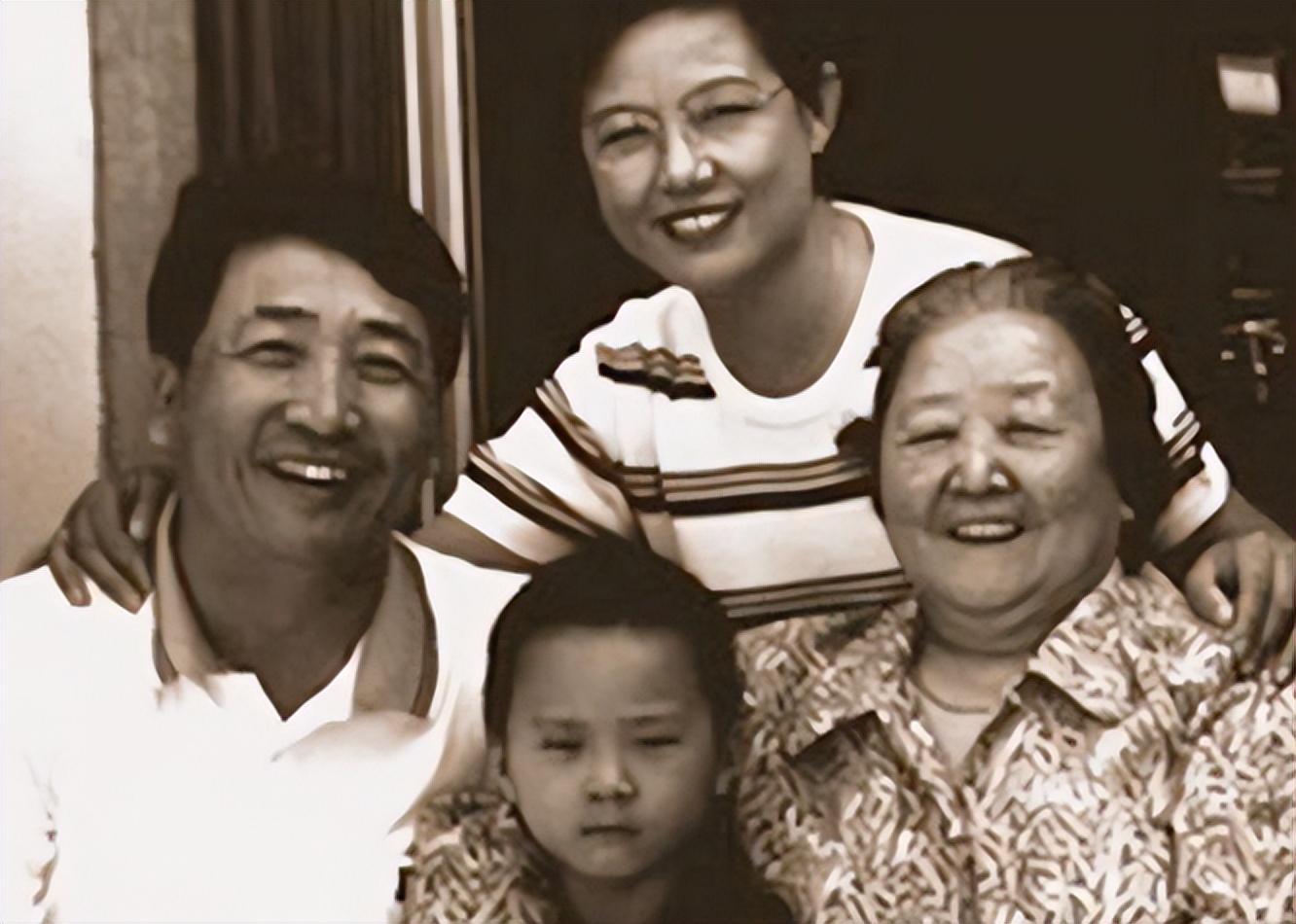 回顾25年前姜昆不顾反对收养养子15年后养子为何要找亲生父母