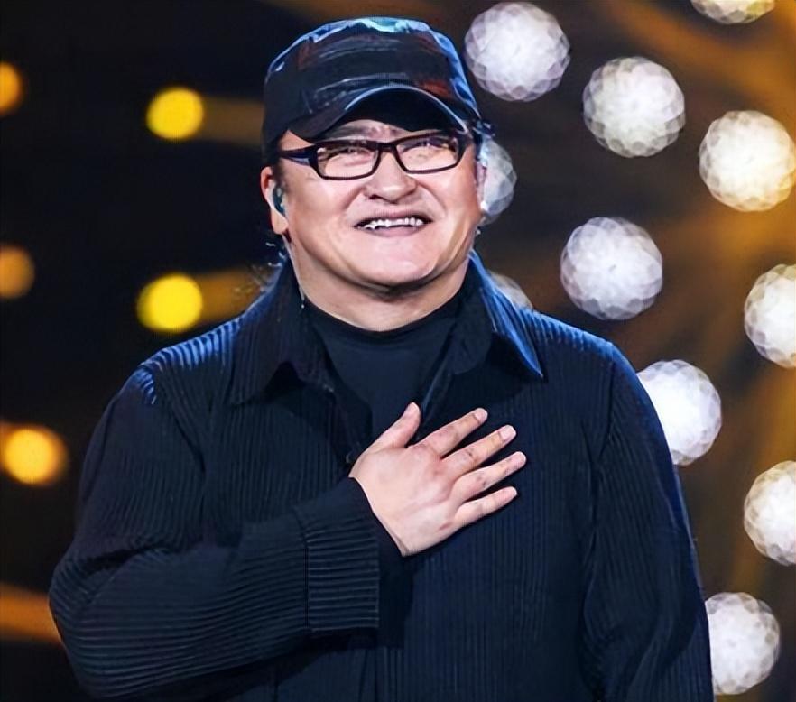 回顾刘欢:和媳妇相识9天闪婚,相守35年,却依旧把普通妻子当做宝