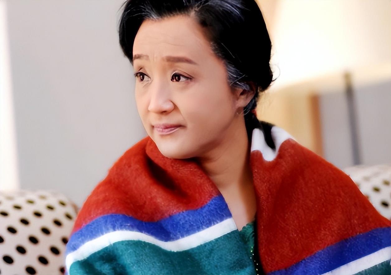 回顾杨昆出演作品无数晚年却因丈夫连累背上巨额债务