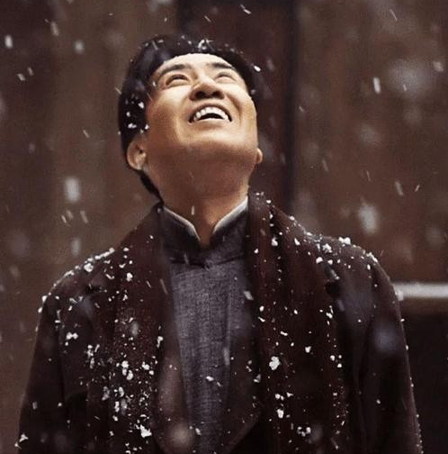 回顾大器晚成的于和伟多次与王丽坤传绯闻却与妻子恩爱如初