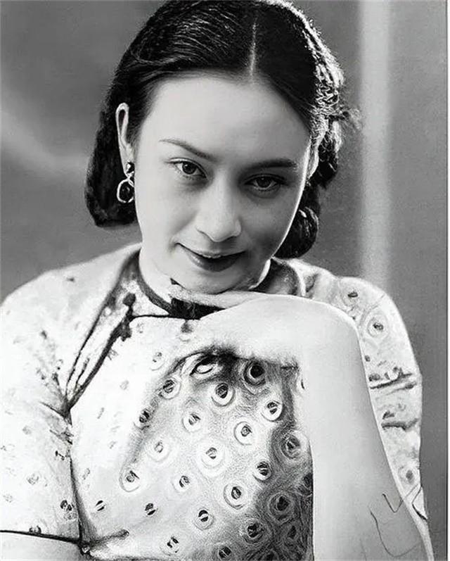 军统最美的三大女特务个个被戴笠玩弄一人惨死两人安享晚年