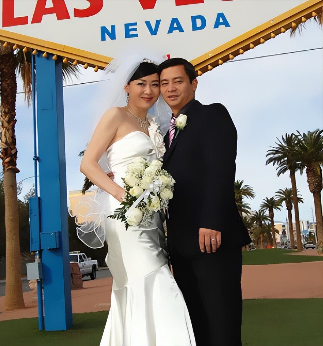 两人结婚后,李小双和妻子另外买房居住,李琳也终于松了一口气,说自己
