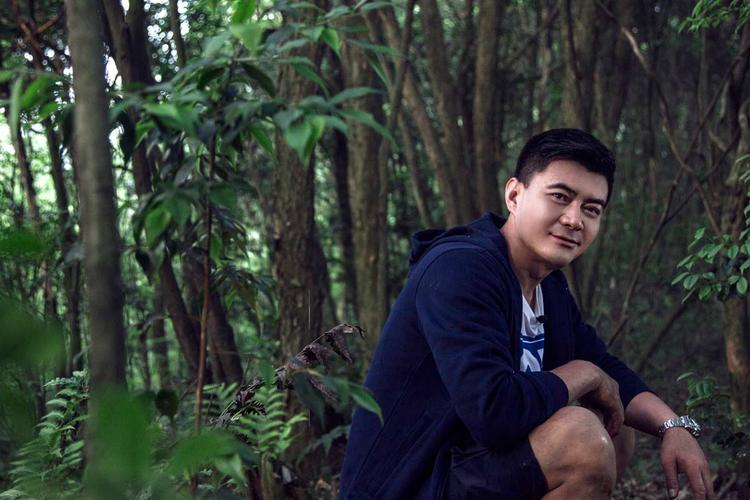 回顾王新军大火后抛弃妻子儿女娶秦海璐后成好男人现终于糊了