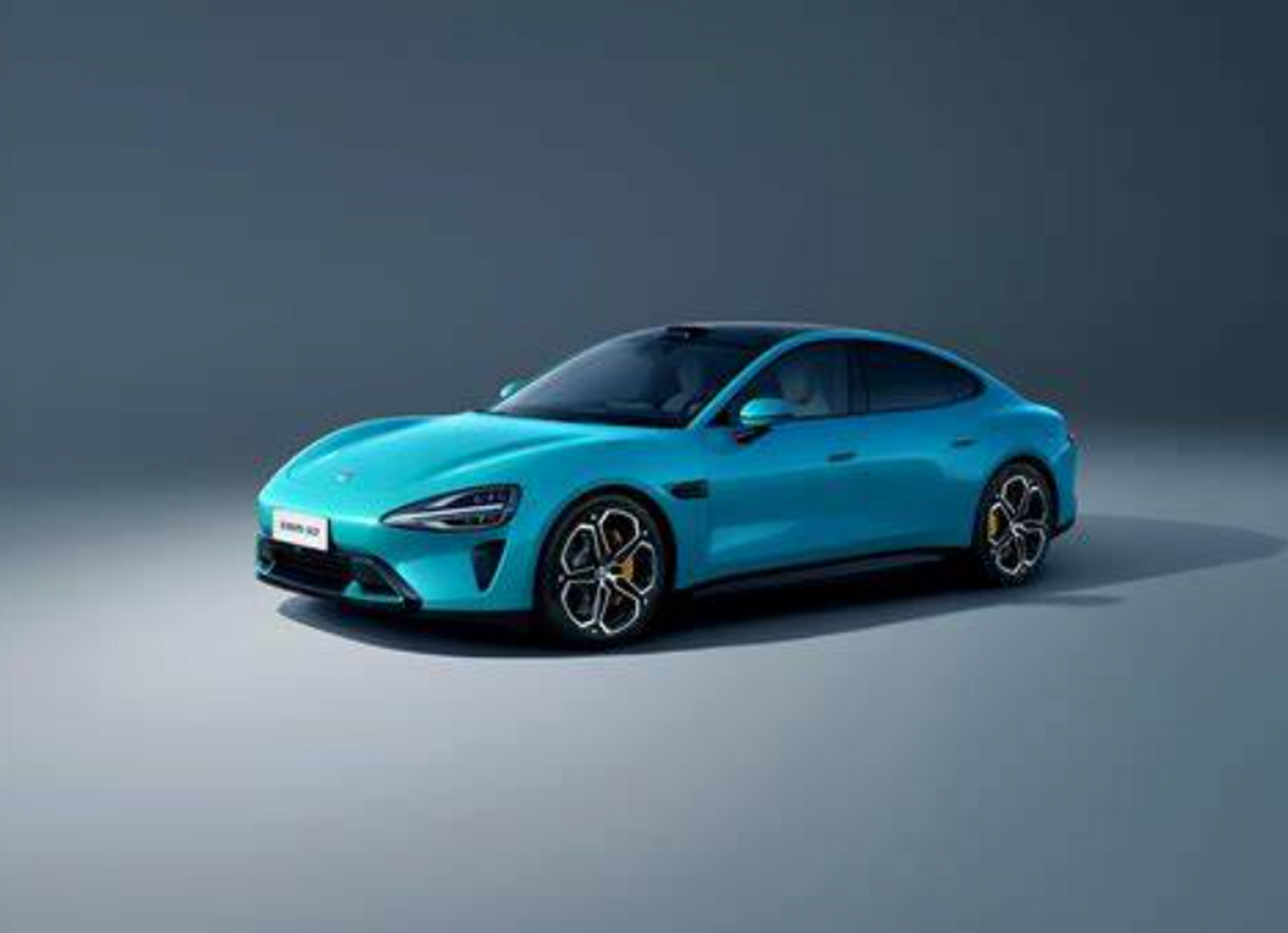 其目标用户群体有限,主要为有一定经济实力的年轻人或对轿跑有执念的