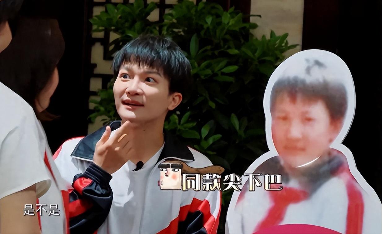 回顾周深从雌雄莫辩到央视御用歌手31岁他令人刮目相看