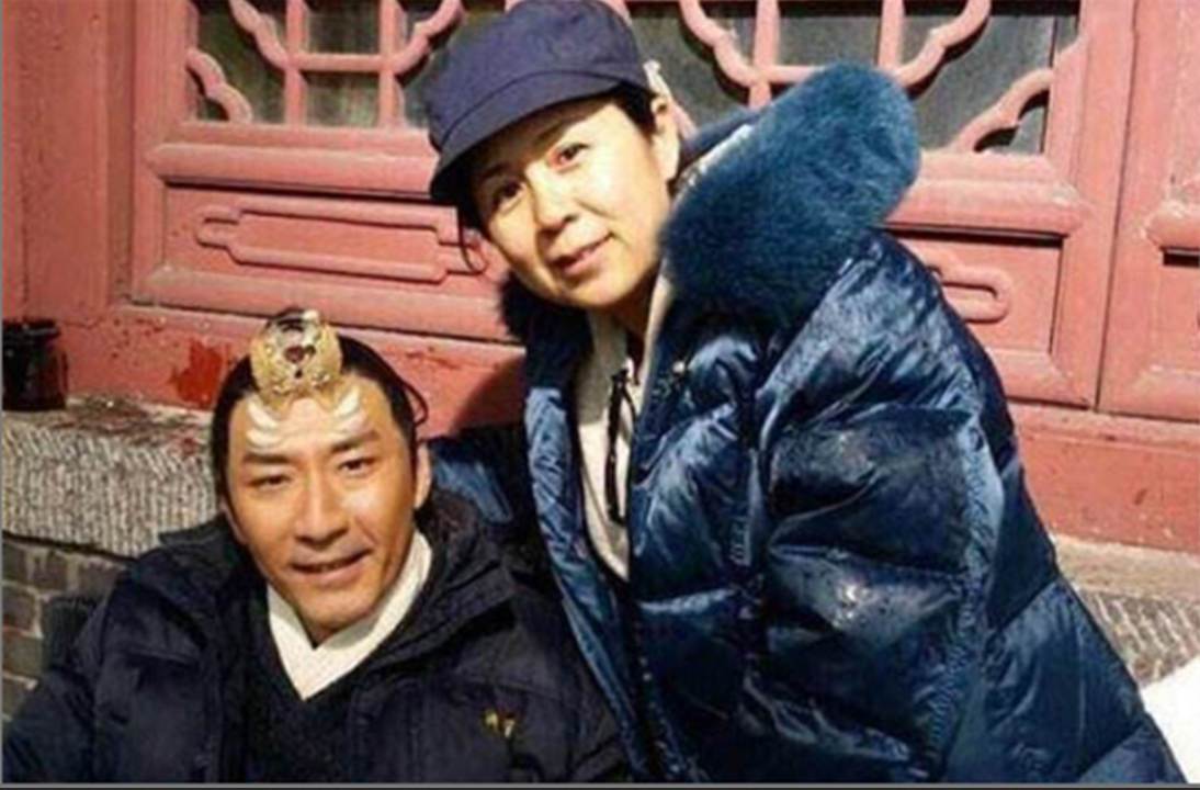 在彼此之间给予的温暖里,张子健和方芸纷纷沦陷,成为情侣.