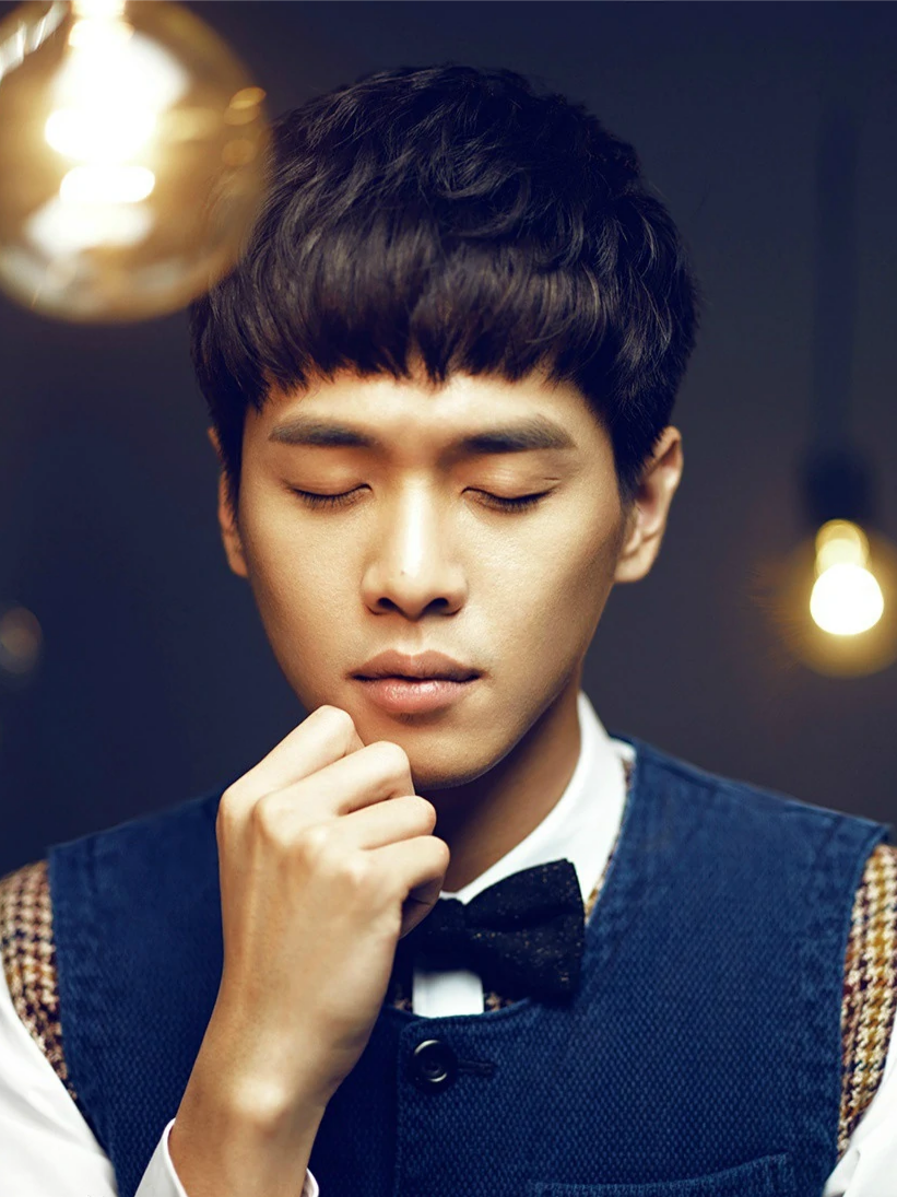 回顾张若昀缺失的亲情童年很苦涩自己的伤痛被唐艺昕治愈