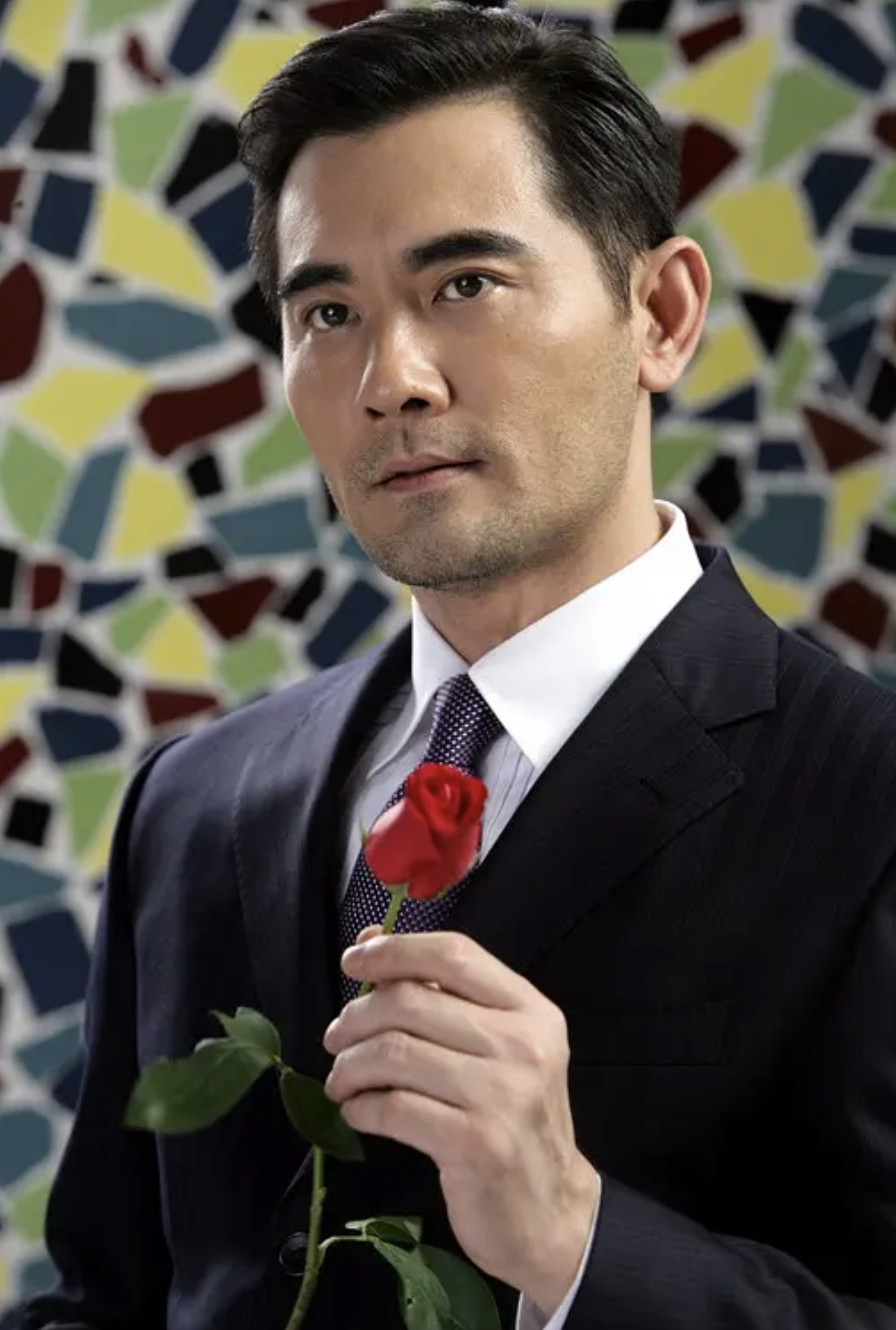 回顾美男子赵文瑄33岁出道晚年独居在乡下63岁不愿结婚生子