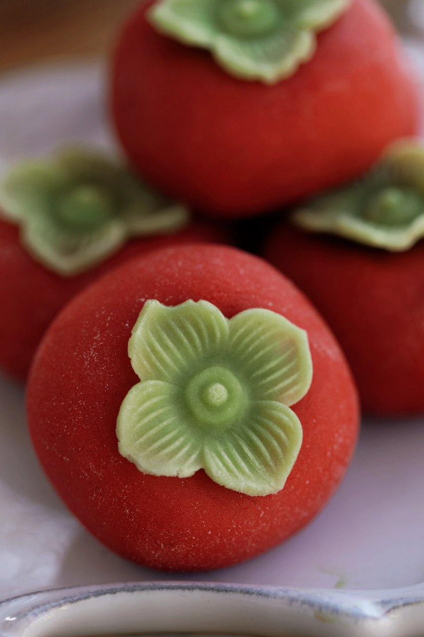 有着寓意柿柿如意,好事发生的柿子月饼从几年前就开始流行,但很多