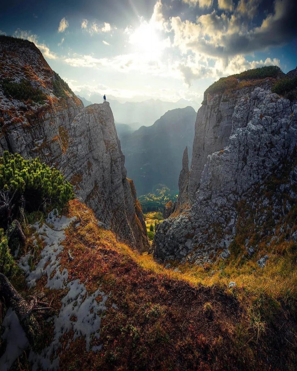感受山川间的恢弘壮丽  92在这幅如诗如画的山水画卷中,我仿佛成了
