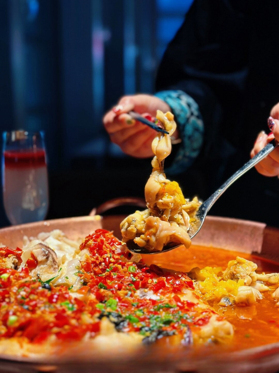 湘菜 剁椒鱼头  老坛剁椒鱼头拼蛙腿🐸,精选的千岛湖花鲢大鱼头🐟