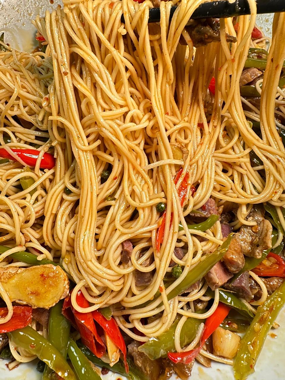 这个椒麻鸡拌面也太好吃了吧!做法简单,口感爆炸,让我欲罢不能!