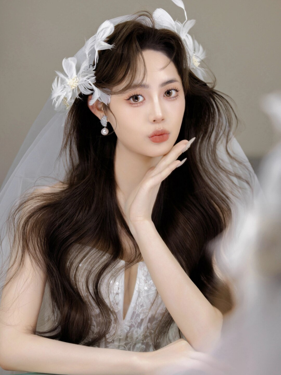 应该没有哪个女孩子能拒绝这种干净清透的妆容吧!