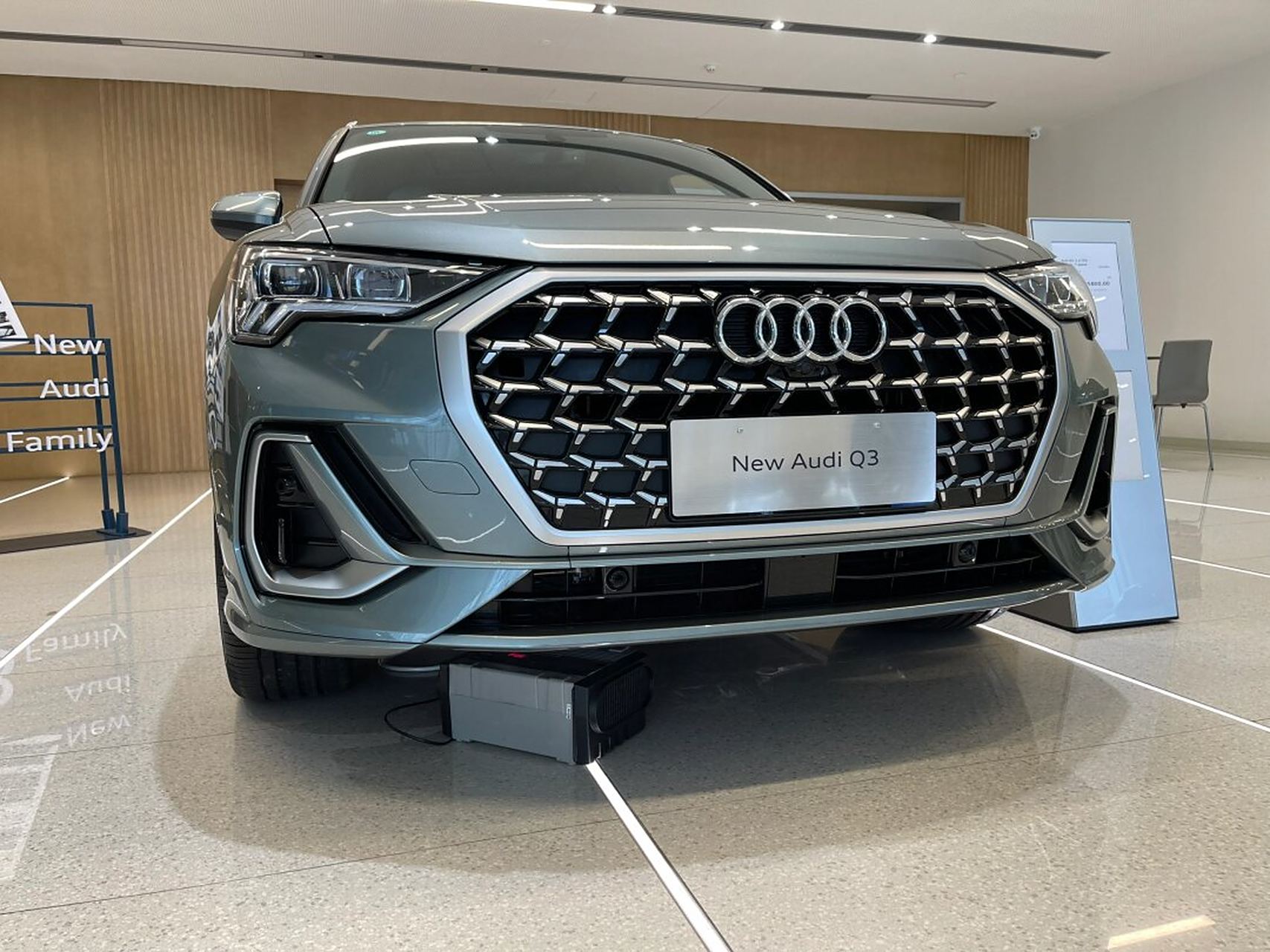 奥迪q3 鳄鱼绿  今日95种草时间到啦!