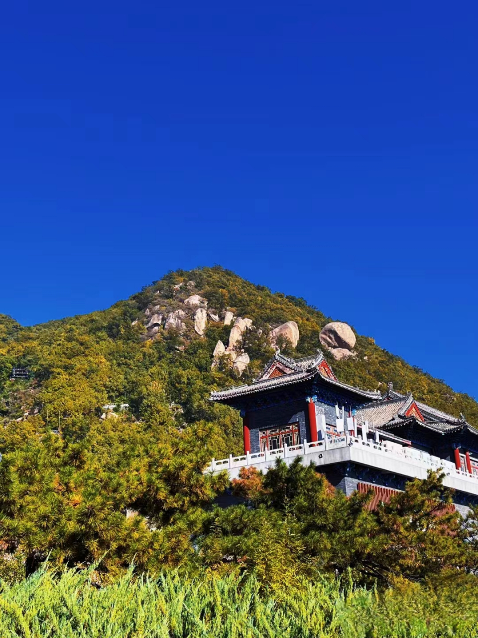 盘山风景名胜区的自然景观特色鲜明,令人流连忘返,你知道它有什么特色