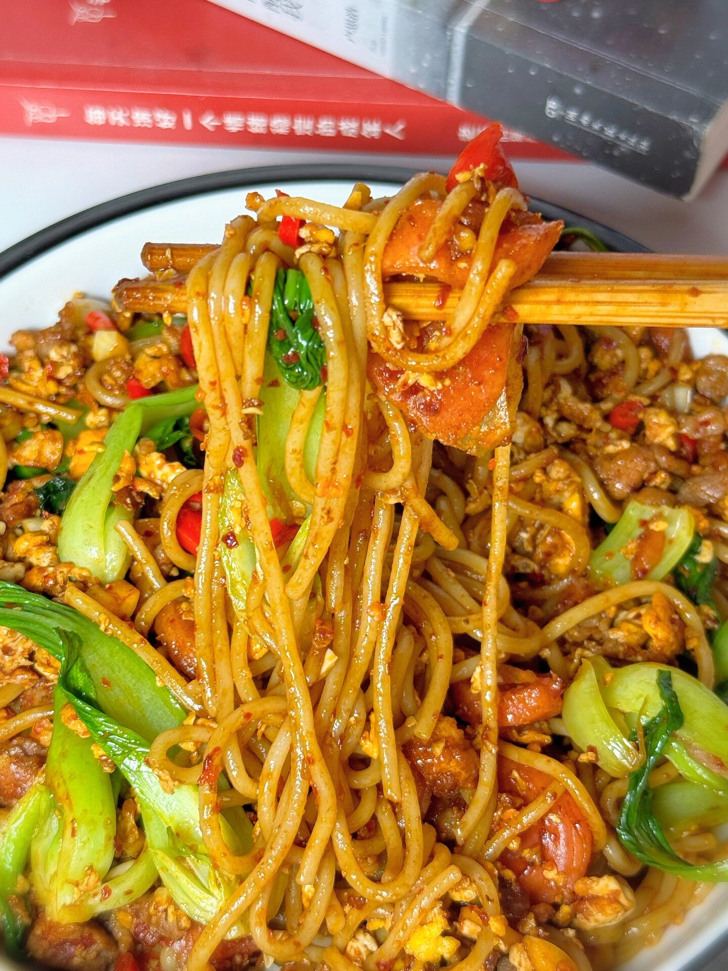 今天我要和你们分享我的一人食之旅,主题是江西炒粉!